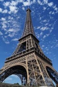 Bầu Trời Trong Xanh Của Paris