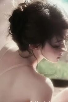 Chiếc Bánh Dâu Và Một Tờ Giấy Ly Hôn